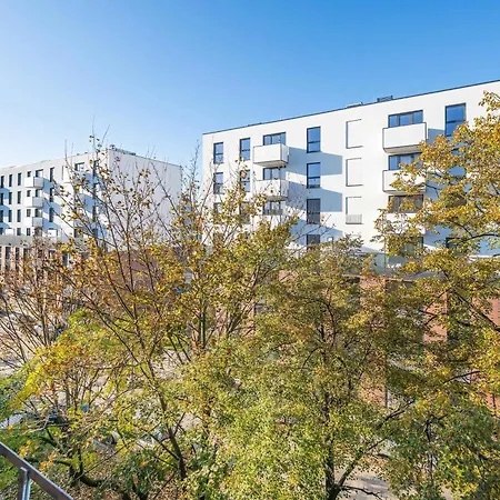 Lägenhet Elegant In Center With Desk And Air Conditioned Living By Renters