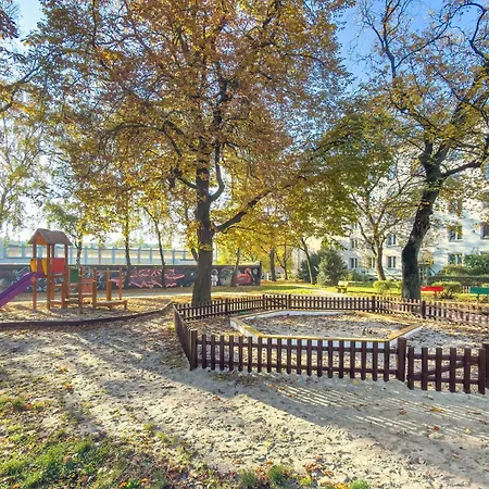 Elegant In Center With Desk And Air Conditioned Living By Renters Appartement *