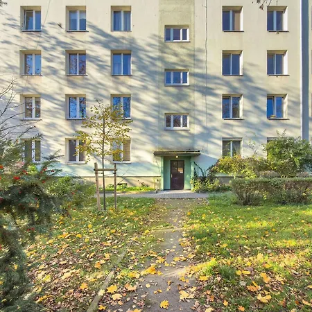 Apartment Elegant In Center With Desk And Air Conditioned Living By Renters *